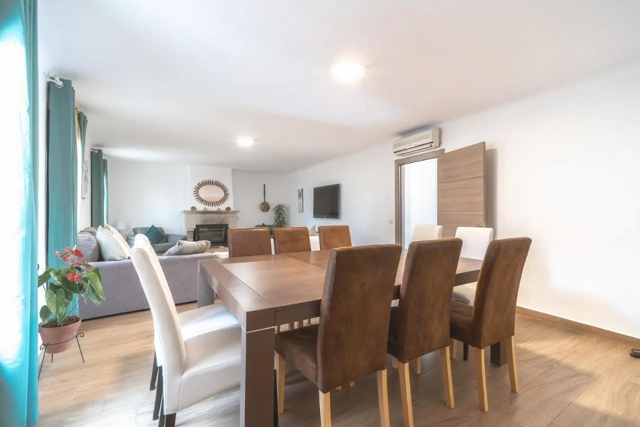 Hébergement de vacances Newly Renovated Large Villa With Garden Castello  D'Empuries