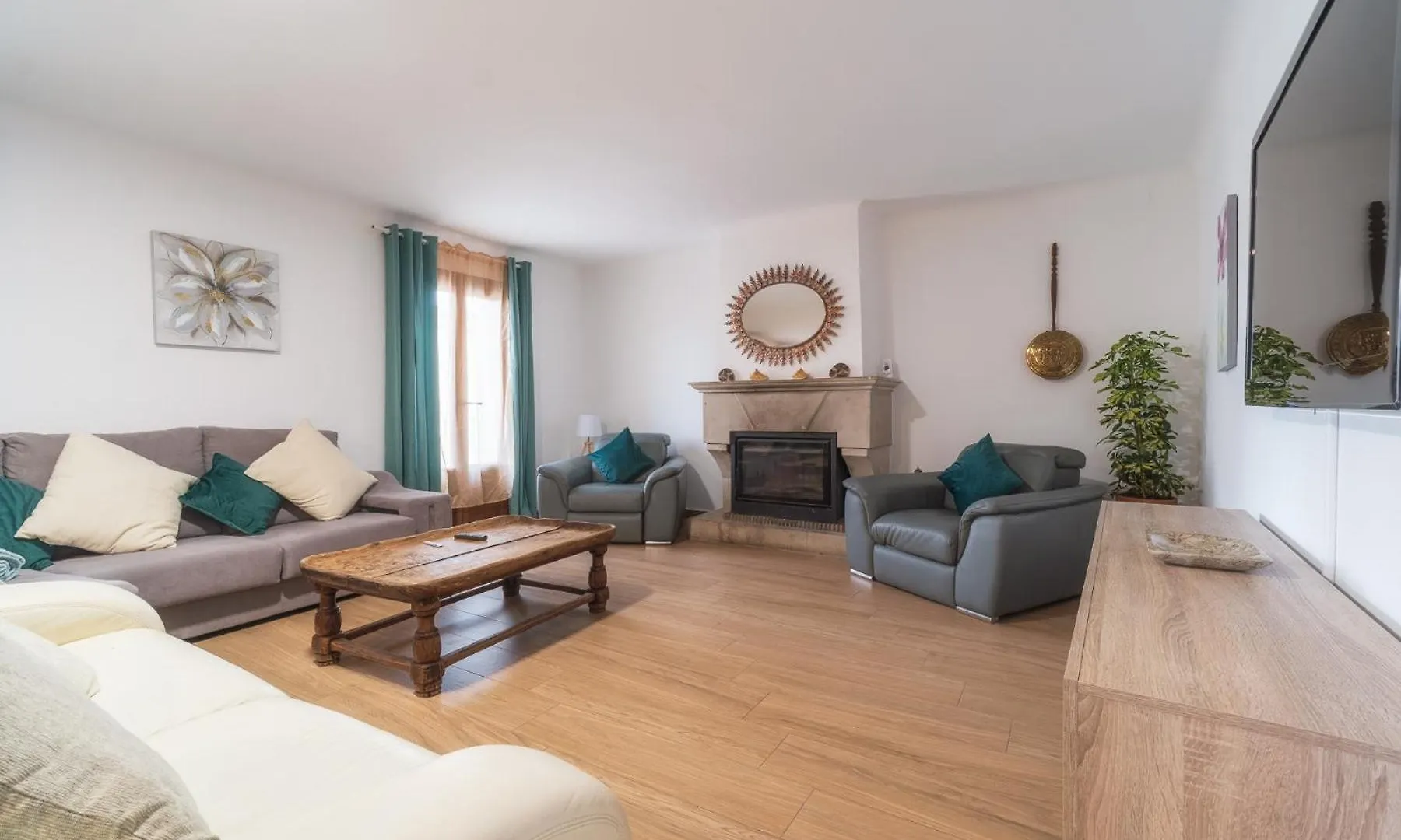 Hébergement de vacances Newly Renovated Large Villa With Garden Castello  D'Empuries